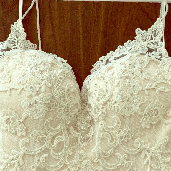 Gorgeous brand new sweetheart wedding dress